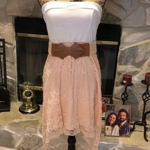 🔥🔥SOLD🔥🔥Lace strapless dress with belt